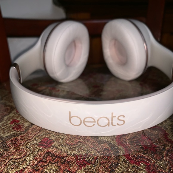 Beats Solo3 Wireless - Picture 2 of 5
